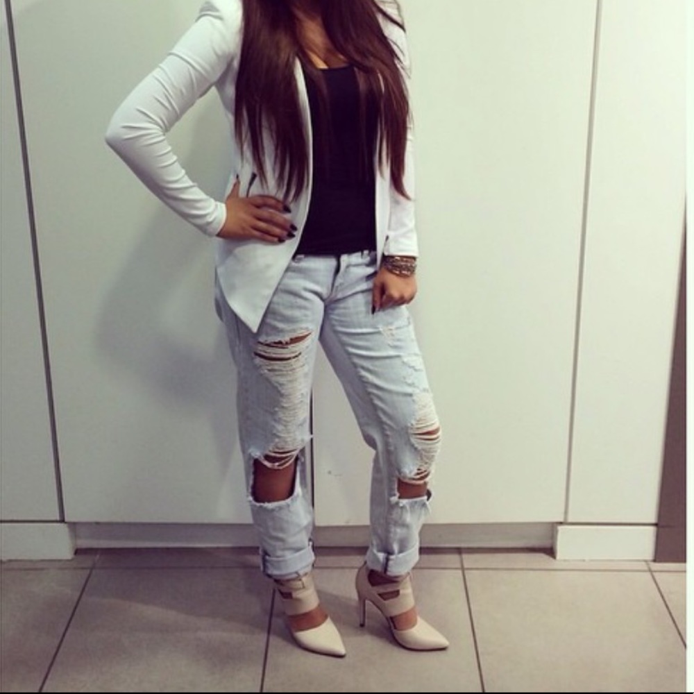 Distressed Carmar Jeans